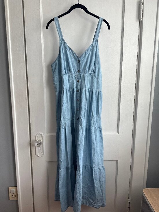 Falls Creek Dresses & Skirts - NWT Falls Creek Chambray Tiered Maxi Dress Size Large